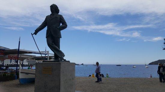 Estatua de Salvador Dalí